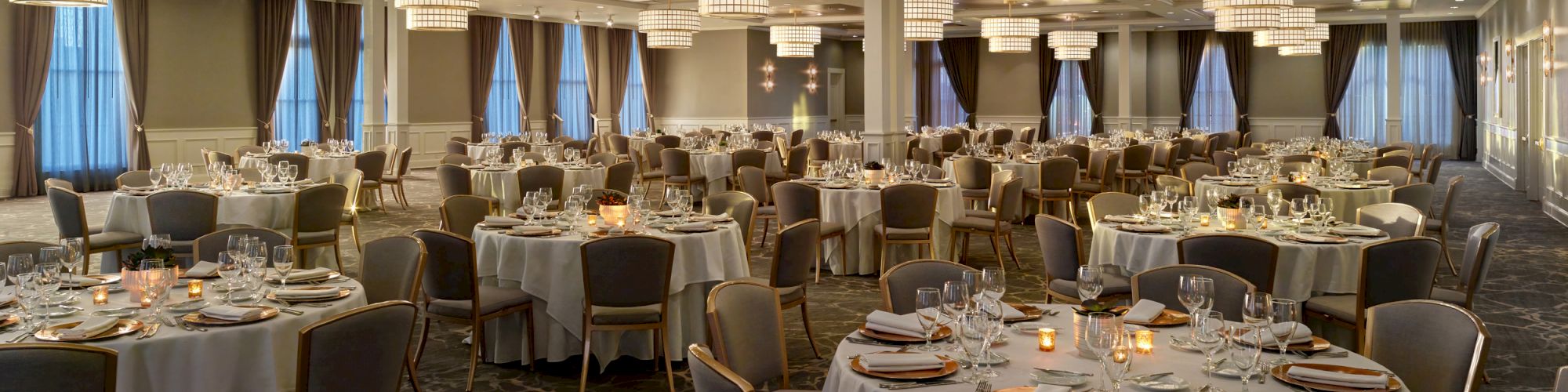 Best Galveston Wedding Venue - The Tremont House - Rooftop Weddings  Intimate Weddings, image size:2000x500